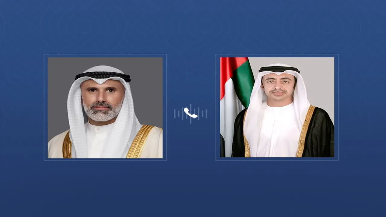 عبدالله بن زايد يتلقى تعازي وزير خارجية الكويت في استشهاد منتسبي القوات المسلحة